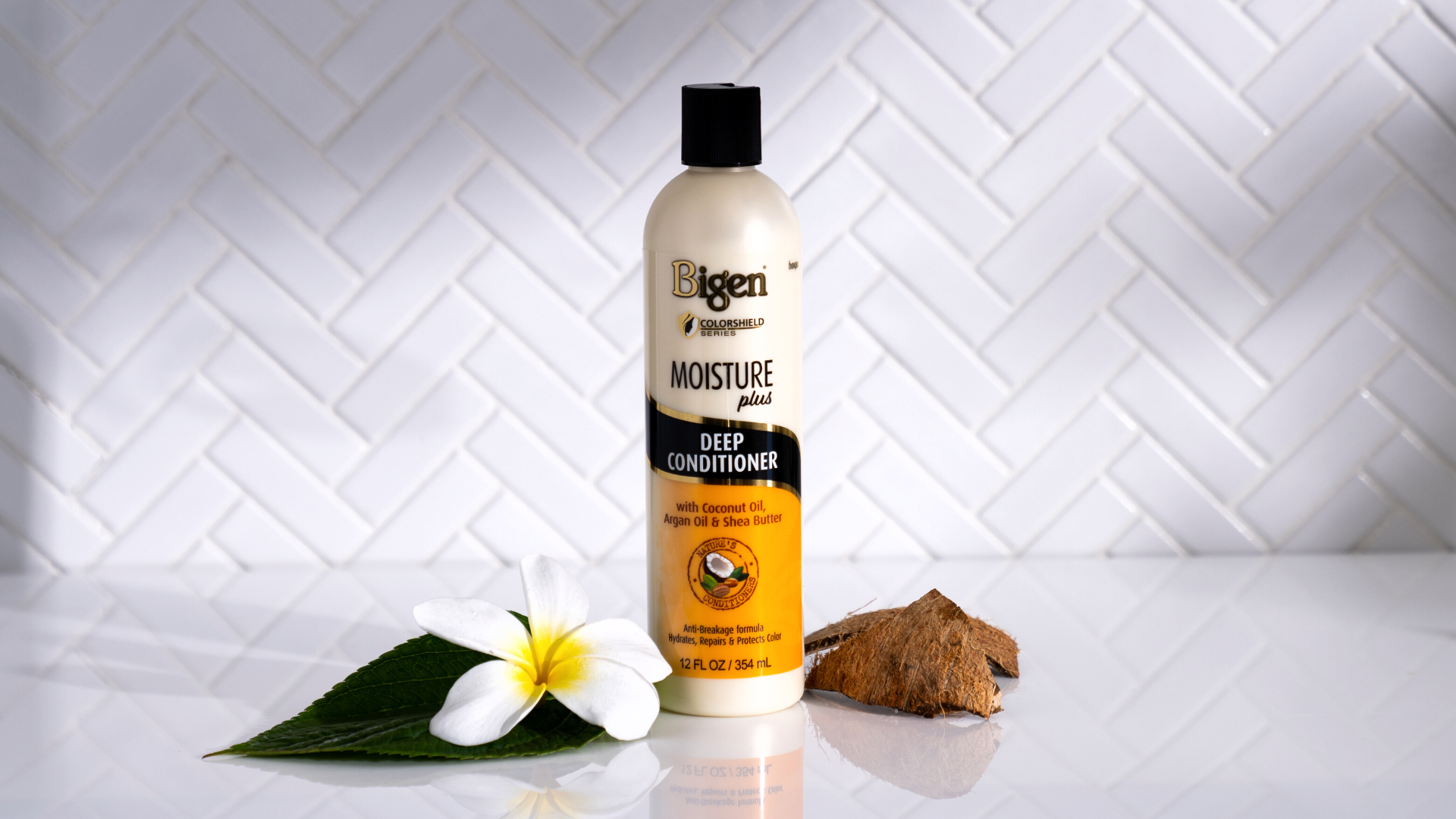 Bigen Moisture Plus Deep Conditioner with coconut oil, argan oil, and shea butter bottle